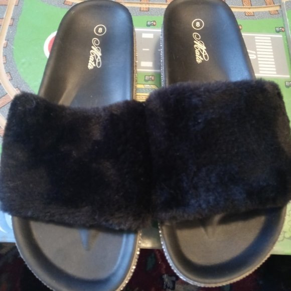 Blinged out furry slides - Picture 1 of 3